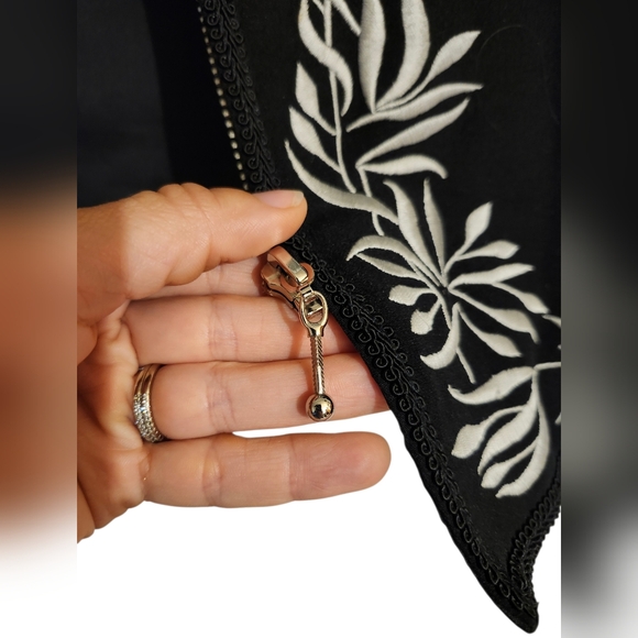 Spenser Jeremy Embroidered Silk Vest, Womens Zip Up Black Silk Vest, Size Large - Picture 6 of 11